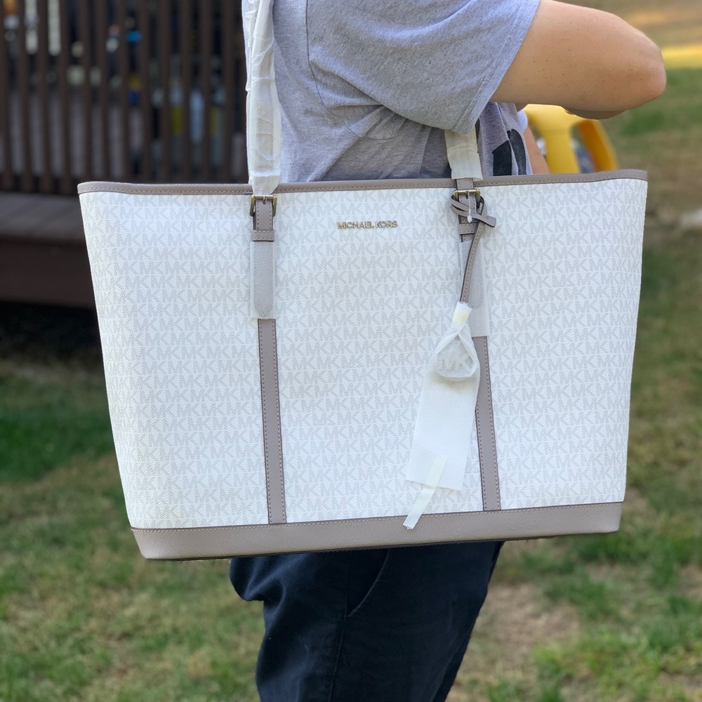 NWT Michael Kors XL Jet Set Tote - Picture 10 of 10